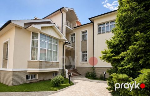 Satılır 10 otaqlı həyət evi/bağ evi 544 m² — Bakı