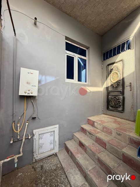 Həyət evi, Binə qəs — Bakı