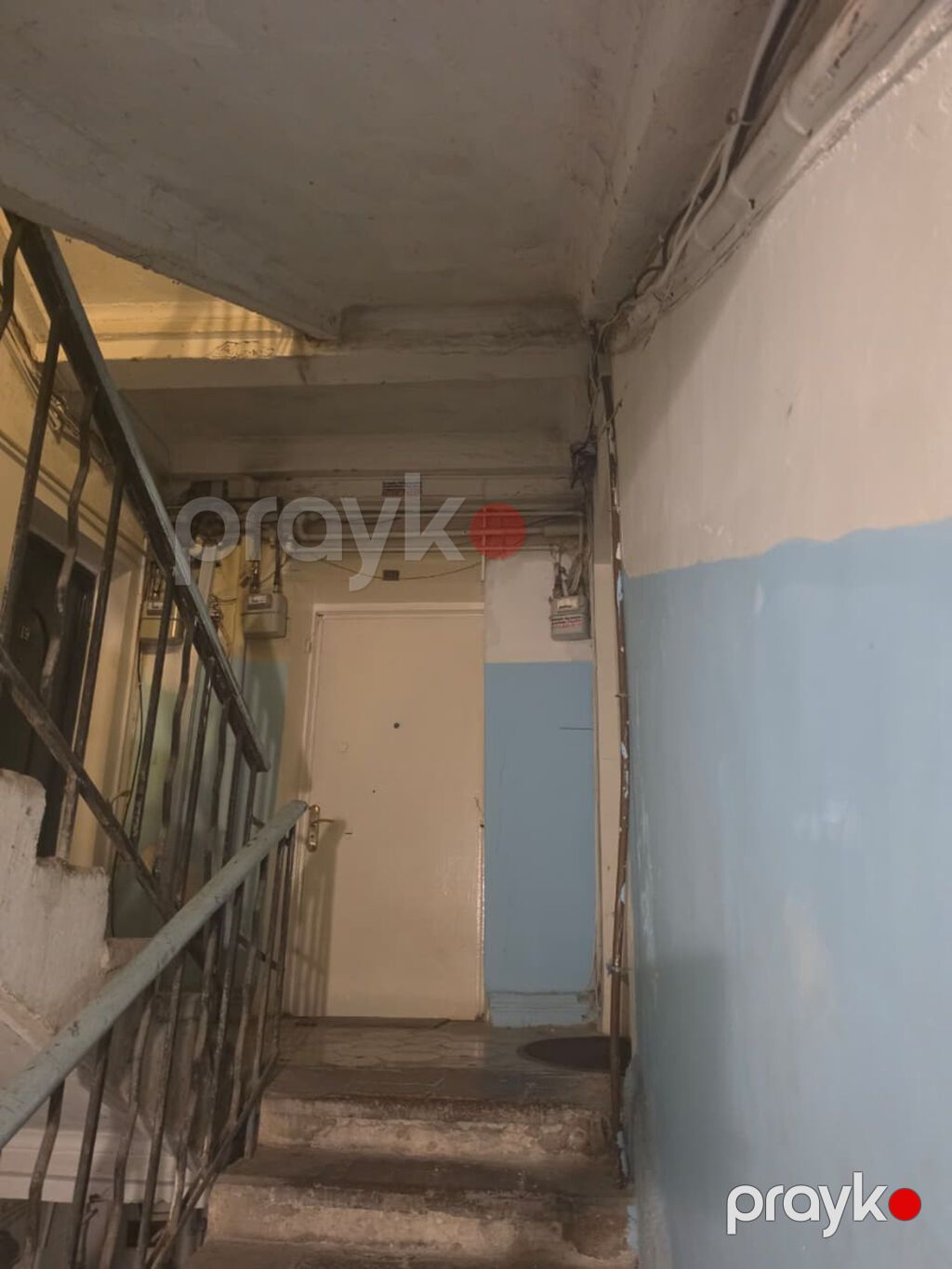Yasamal rayonu Elmlər mertosunun yanında 5\2-ci mərtəbəsində 2 otaqlı — Mənzil, Bakı (2)