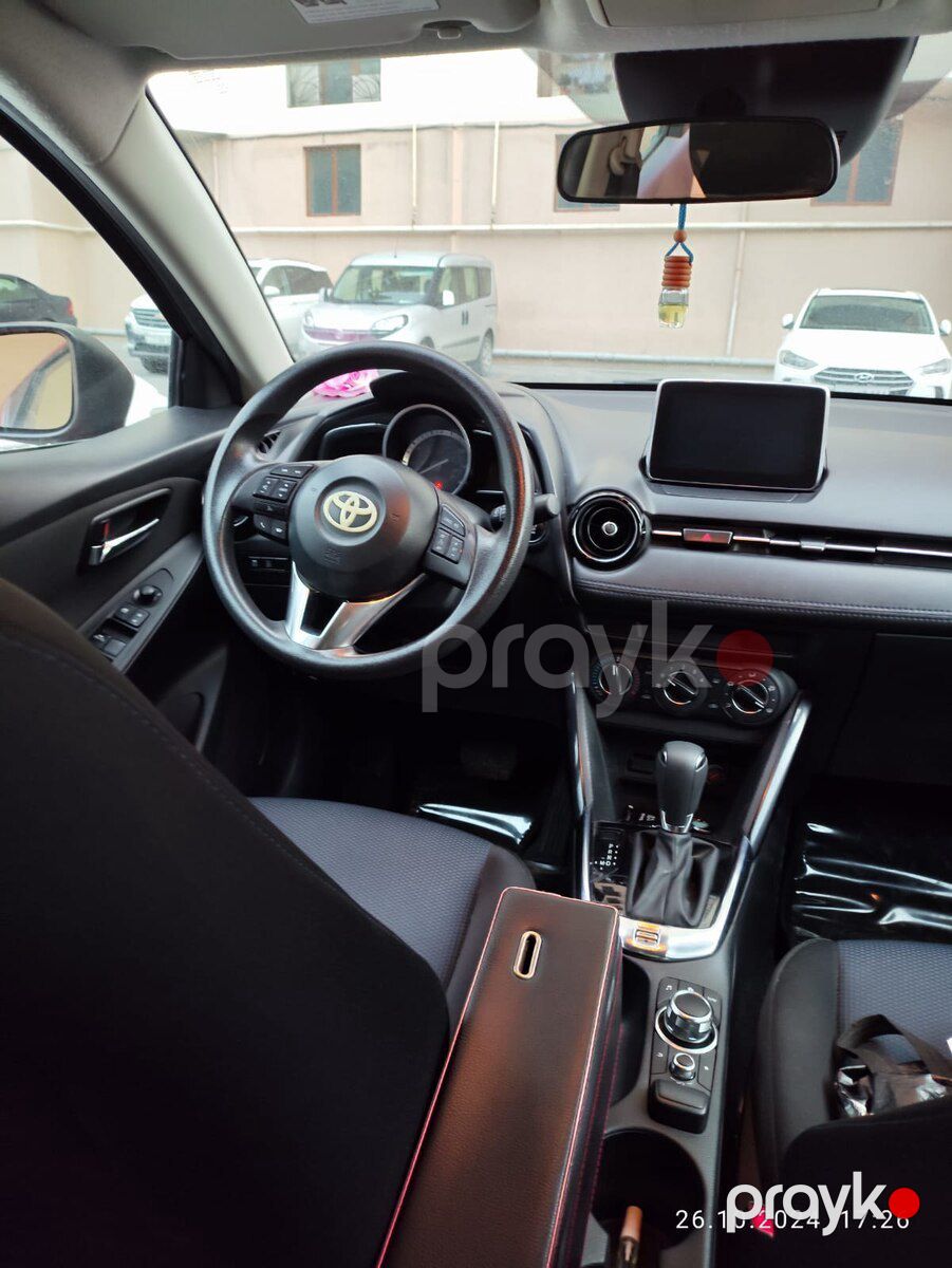 Toyota Yaris, 2016 il — Avtomobillər, Bakı (4)