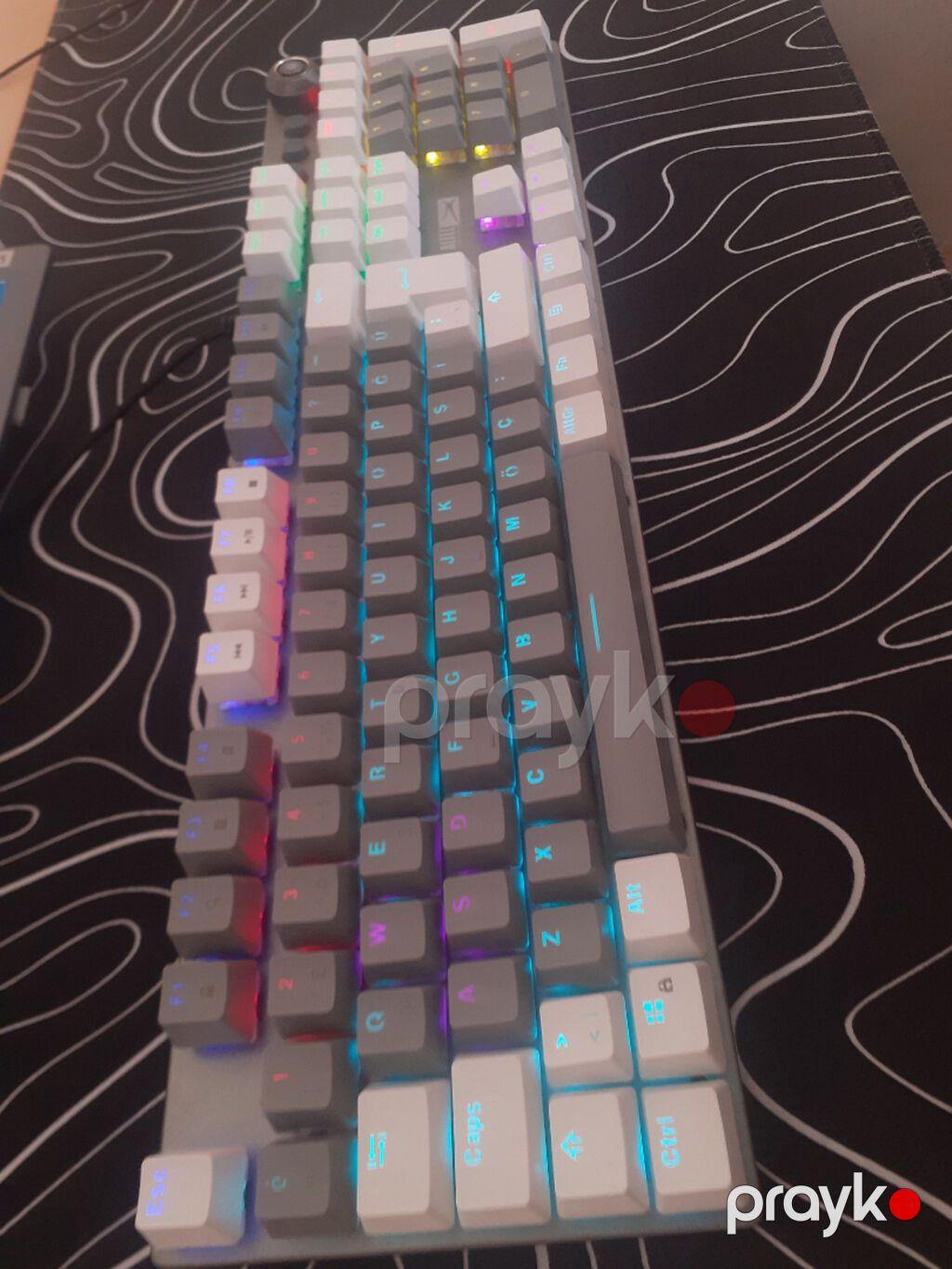 Klaviatura seliqeli işlenib heç bir problemi yoxdur. Tuşlar red switch — Klaviaturalar və siçanlar, Bakı (3)