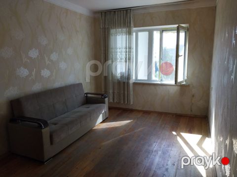 Satılır 2 otaqlı köhnə tikili 45 m²