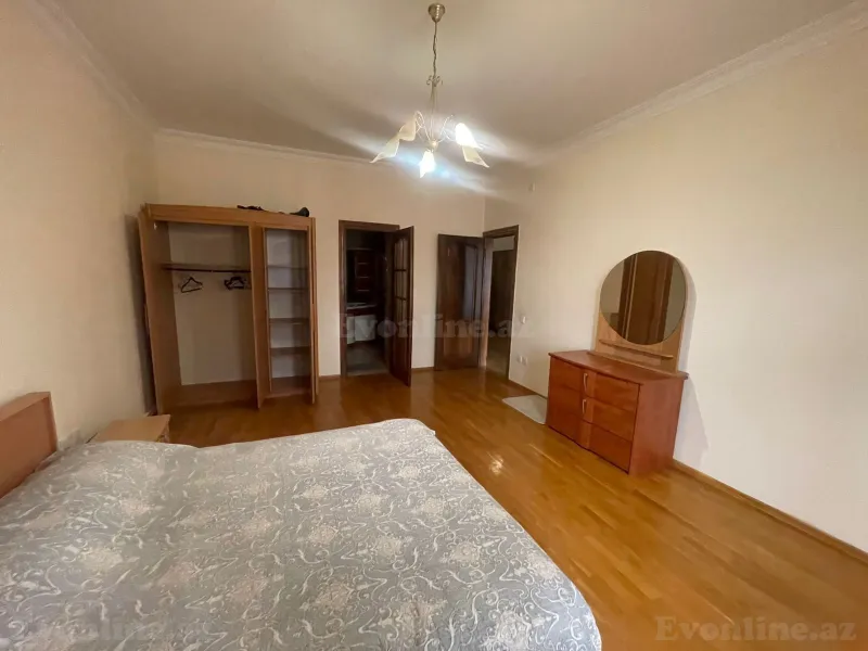 Kirayə verilir 5 otaqlı Mənzil Köhnə tikili 200 m² Bakı, Yasamal r., Elmlər Akademiyası m — Mənzil, Bakı (6)
