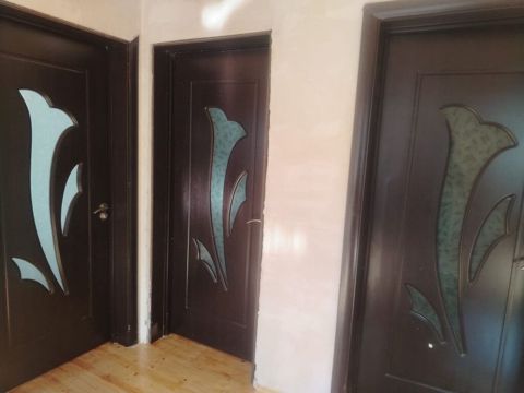 3 ədəd qapı. Satılır biri 60 azn. 86nın2.05 ölçüsündə. Ünvan — esyasatisi — Windows, doors, balconies