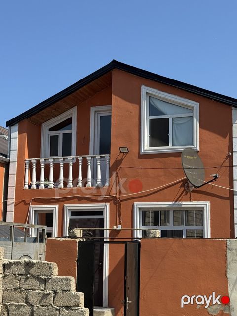 Satılır 4 otaqlı həyət evi/bağ evi 80 m² — Bakı