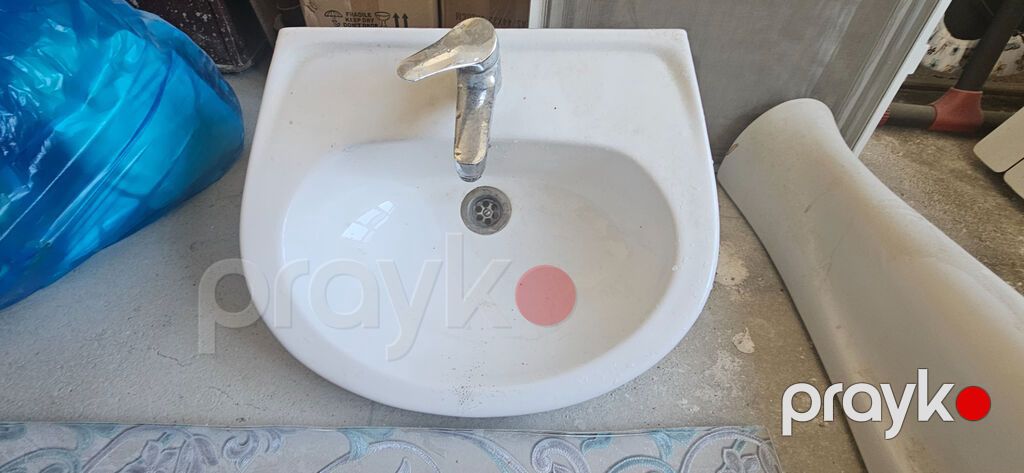 Moydadir altligi ile. Uzerinde krantda var. Ev remont olunur deye — Lavabolar, Bakı (2)