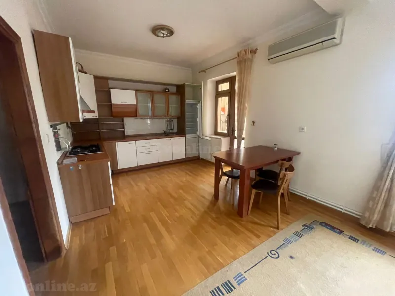 Kirayə verilir 5 otaqlı Mənzil Köhnə tikili 200 m² Bakı, Yasamal r., Elmlər Akademiyası m — Mənzil, Bakı (4)