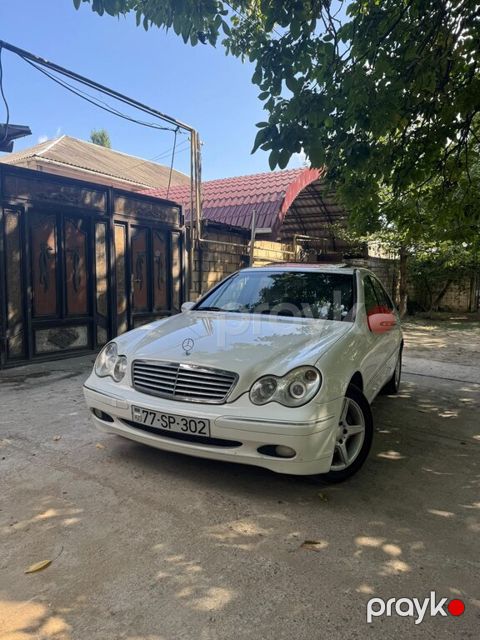 Mercedes C 240, 2.6 L, 2002 il, 210 000 km — Quba