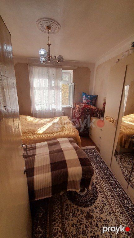 Satılır 2 otaqlı köhnə tikili 45 m² — Bakı