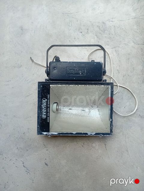 Projektor tam işləkişıq problemi yoxdur,qiy 45m 5508 0504024424 — Digah