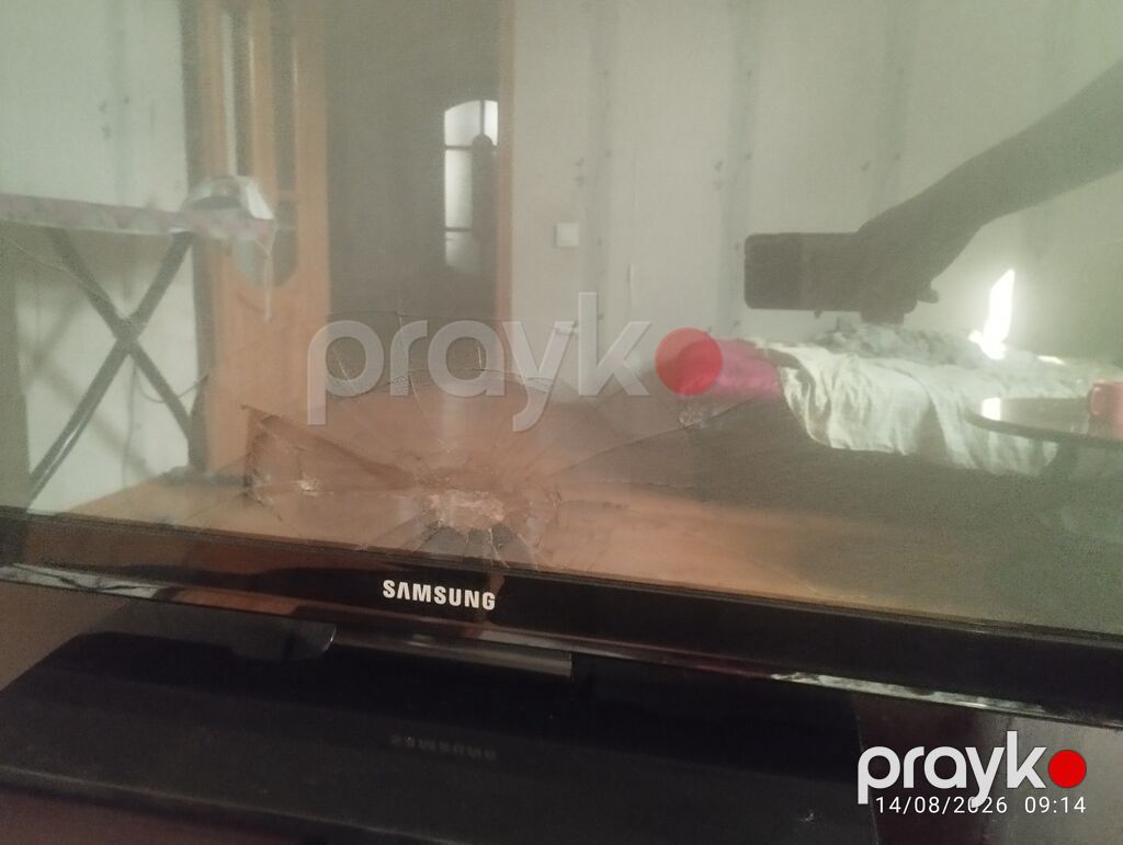 Samsung LCD televizor (ekran qirigi ilə) 107 ekran şəkildə göründüyü — Televizorlar, Bakı (4)