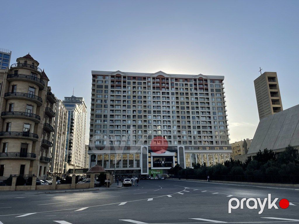 Satılır 5 otaqlı yeni tikili 200 m² — Mənzil, Bakı (2)
