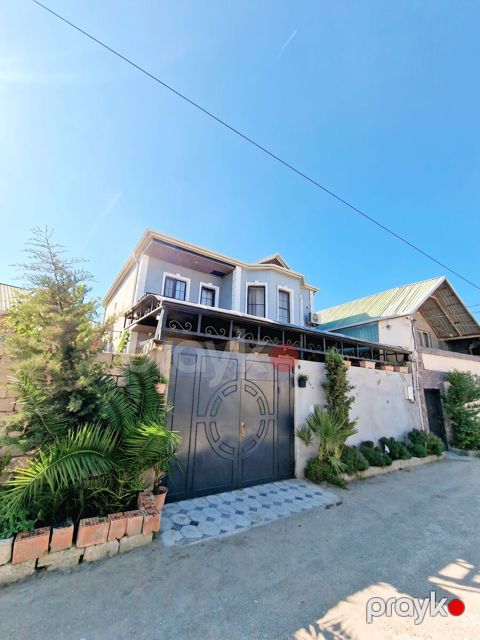Satılır 5 otaqlı həyət evi/bağ evi 180 m² — Bakı