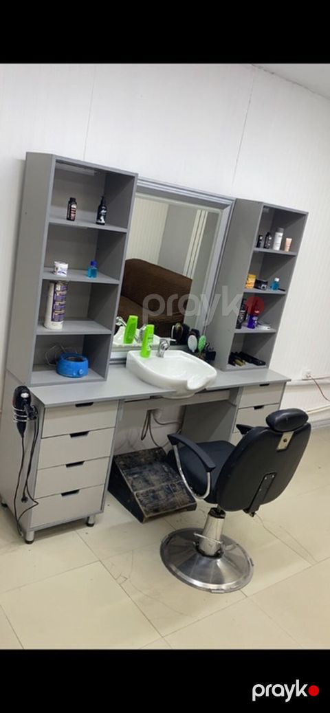 Peşəkar bərbər/vizaj üçün salon dəsti Tərkibi: - Geniş güzgülü iş — Digah