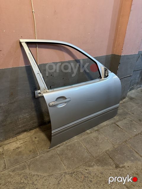 Mercedes-Benz W210 qapısı — Bakı
