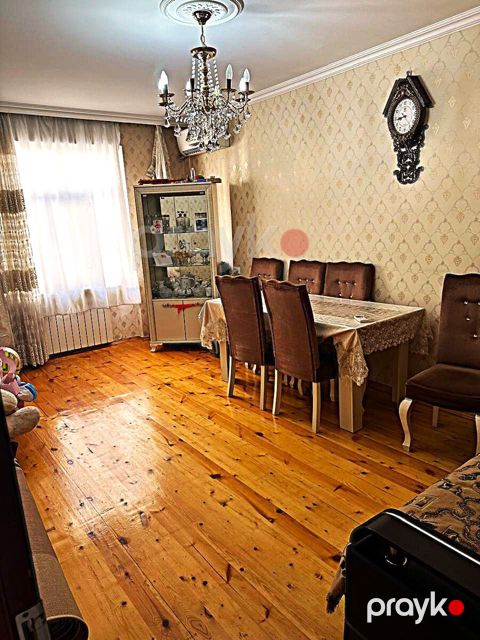 Satılır 2 otaqlı köhnə tikili 65 m² — Bakı