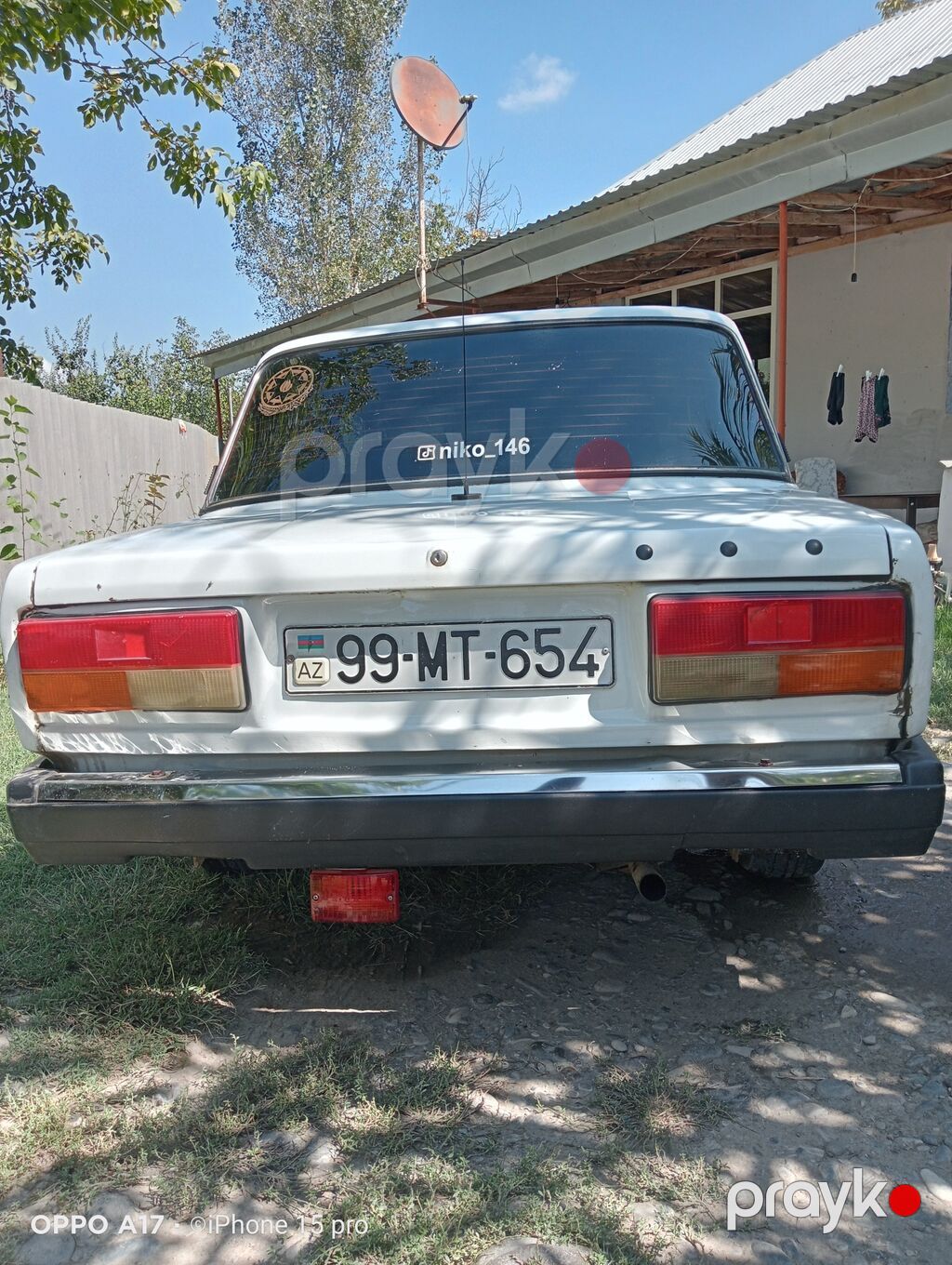 VAZ 2107, ağ rəng, sedan kuzov. Üstündə “Taxı” işarəsi var. Azerbaijan — Avtomobillər, Zərdab (4)