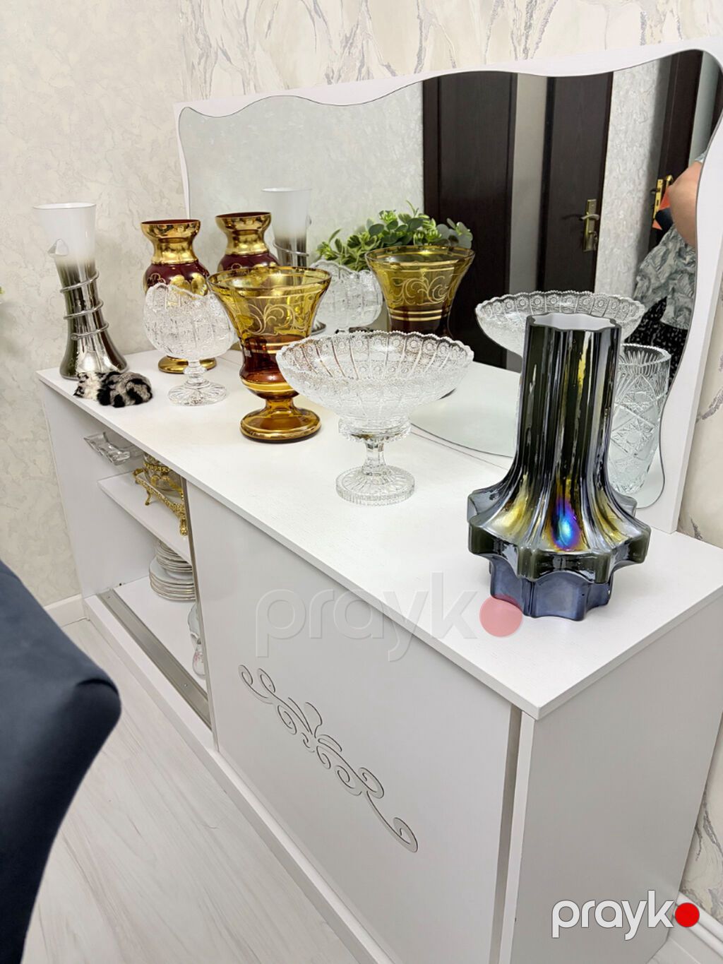 Çox seliqeli istifade olunub.içi çox genişdir.yalniz real alicilar — Komodlar və tumbalı, Bakı (3)