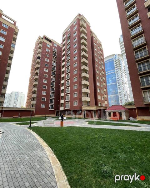 İcarəyə verilir 4 otaqlı yeni tikili 178 m²
