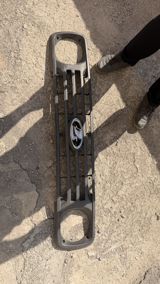 Məhsul: Avtomobil üçün ön radiator barmaqlığı (emblemli) — Кузовные детали