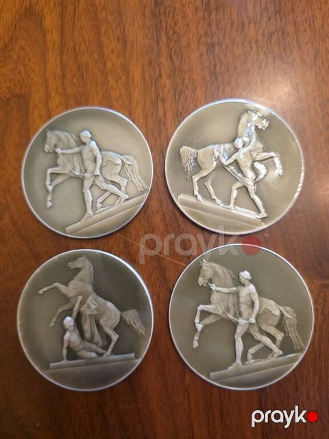 Masaüstü medallar — Bakı