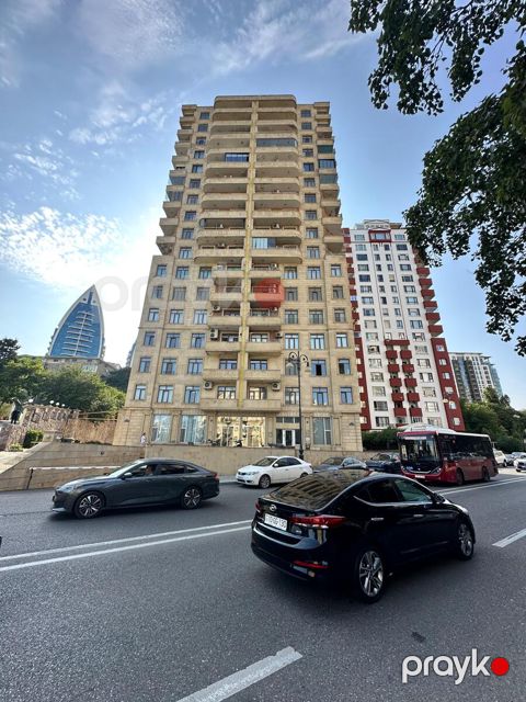 Satılır 5 otaqlı yeni tikili 210 m² — Bakı