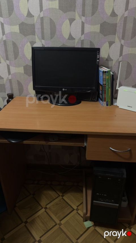 Stolüstü kompüter dəsti Tərkib: - LG monitor (təxminən 19"–22", LCD — Bakı