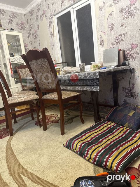 1 ədəd Stol və 12 ədəd oturacaq hammisi 100 azn — Bakı