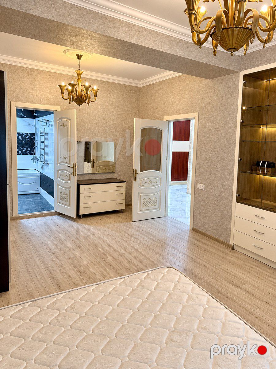 Satılır 4 otaqlı yeni tikili 190 m² — Mənzil, Bakı (7)