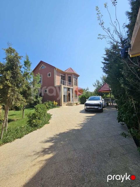 Satılır 4 otaqlı həyət evi/bağ evi 130 m² — Bakı