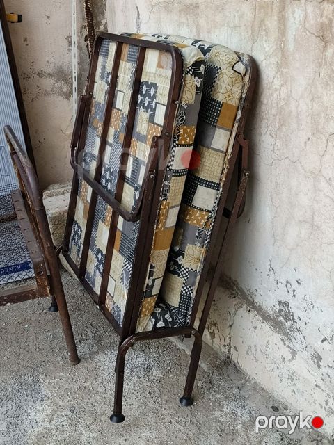 Qatlanan çarpayı — Bakı