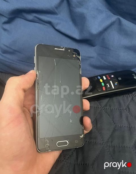 Samsung Galaxy A3 2016, 16 GB, rəng - Qara, Qırıq — Bakı