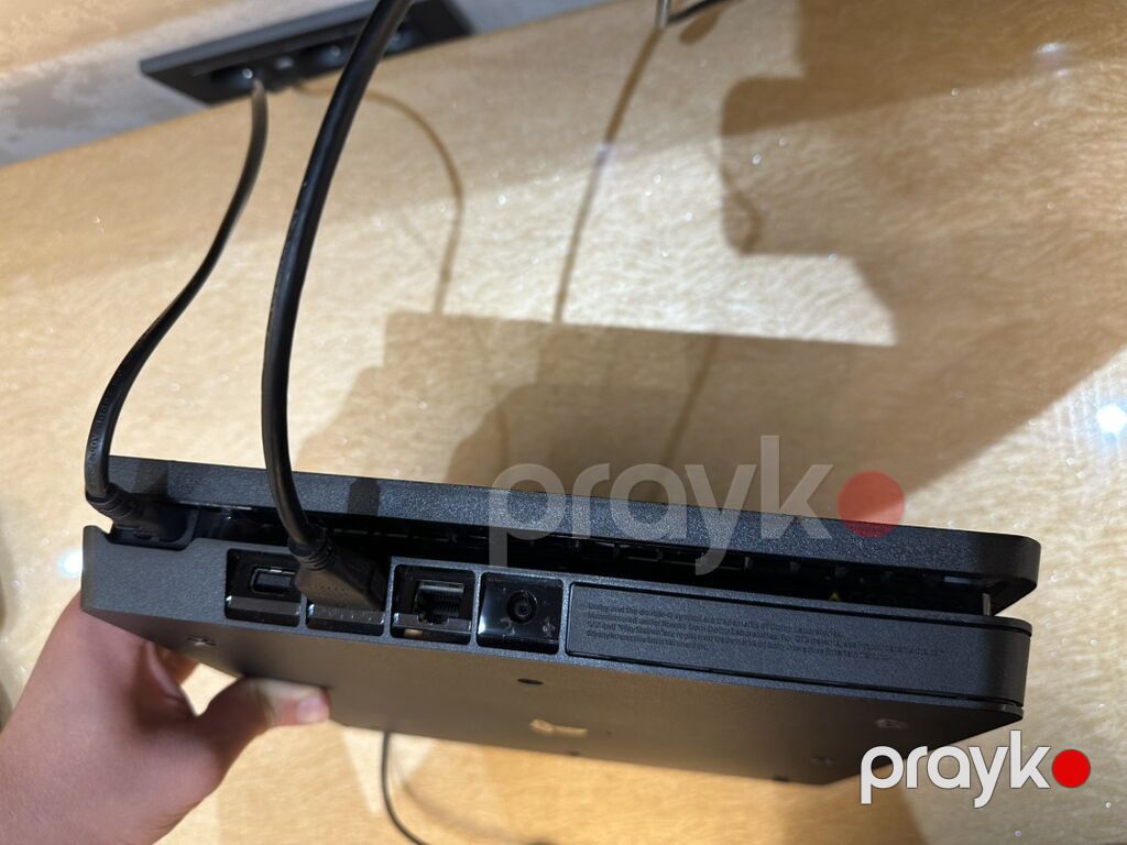 PlayStation 4 Slim oyun konsolu 1Tb yaddas 2 eded orijinal pult Umumi — Oyun konsolları, Bakı (3)