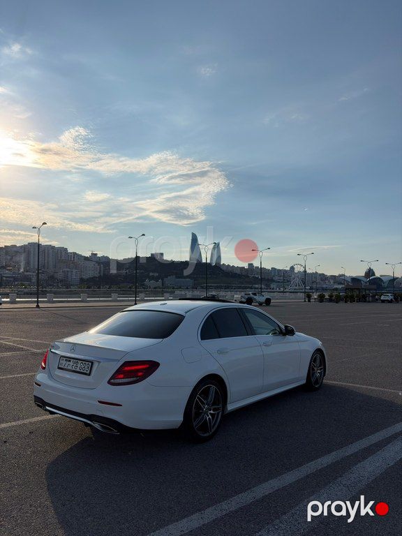 Mercedes E 300, 2.0 L, 2018 il, 153 000 km — Avtomobillər, Bakı (9)