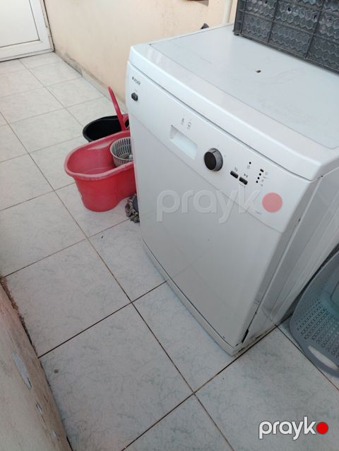 Qabyuyan maşın – ağ rəng, sərbəst quraşdırılan tip. Xüsusiyyətlər — Bakı