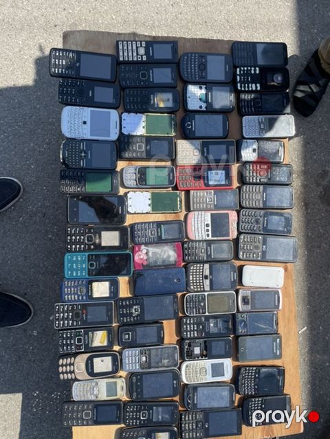 Kütləvi köhnə model mobil telefonlar dəsti - Müxtəlif brendlər və — Bakı