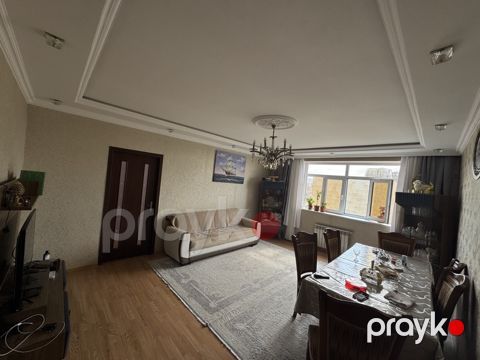 Satılır 4 otaqlı köhnə tikili 95 m² — Bakı