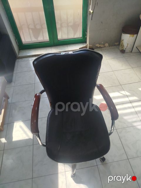 Ofis kreslosu – tənzimlənən, təkərli - Material: qara süni dəri — Sumqayıt