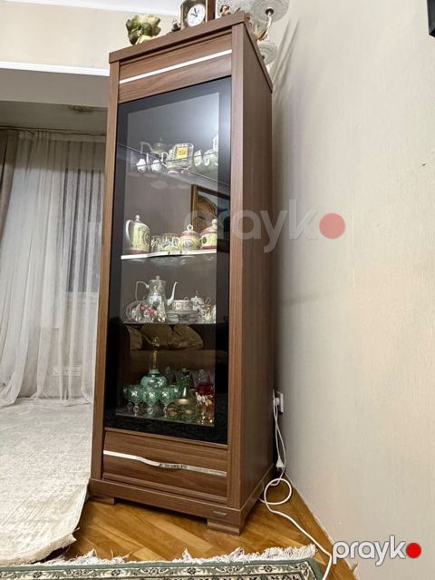 satılır Real alıcıya endirim var İstikbal vitrin şkaf — Bakı