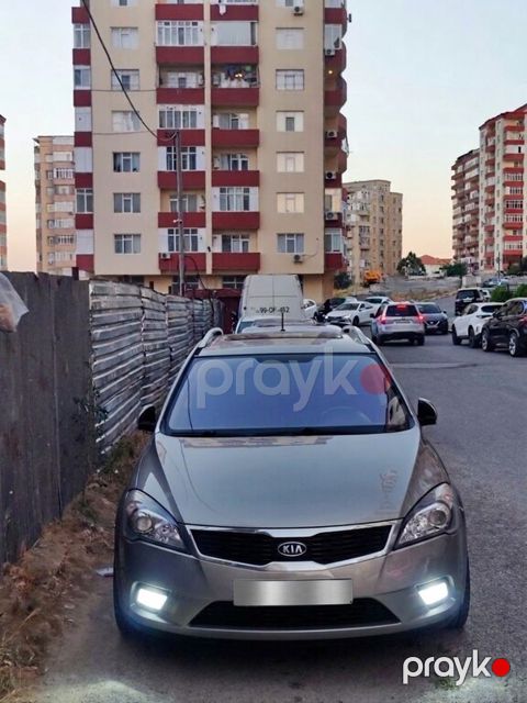 Kia Ceed SW, 1.6 L, 2009 il, 352 000 km — İmişli
