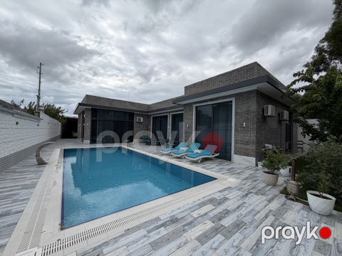 Satılır 5 otaqlı həyət evi/bağ evi 250 m² — Bakı