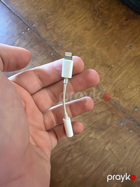 Aux to Lightning çevirici — Bakı