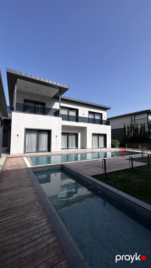 İcarəyə verilir 6 otaqlı həyət evi/bağ evi 400 m² — Bakı