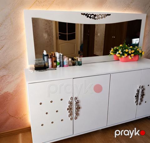 Ağ rəngli geniş konsol güzgü ilə - Dizayn: Minimalist-ağ korpus — Mehdiabad