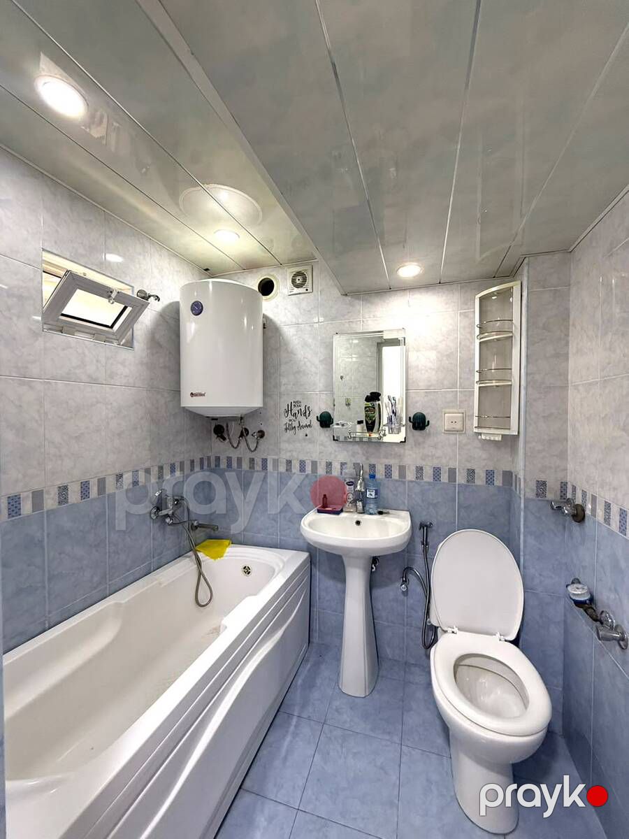 Satılır 2 otaqlı köhnə tikili 65 m² — Mənzil, Bakı (8)