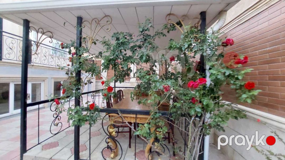Satılır 6 otaqlı həyət evi/bağ evi 330 m² — Ev, villa, Bakı (4)