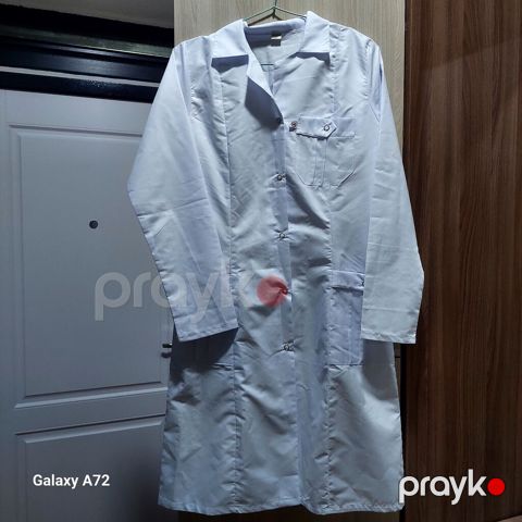 Ağ laboratoriya xalatı - Model: uzun, düyməli, klassik yaxalı - Rəng — Digah