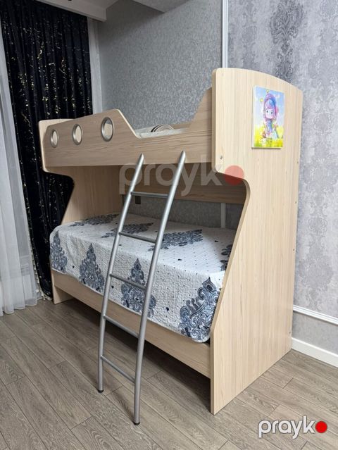 İki mərtəbəli uşaq çarpayısı - Material: açıq ağac rəngli MDF/laminat — Bakı