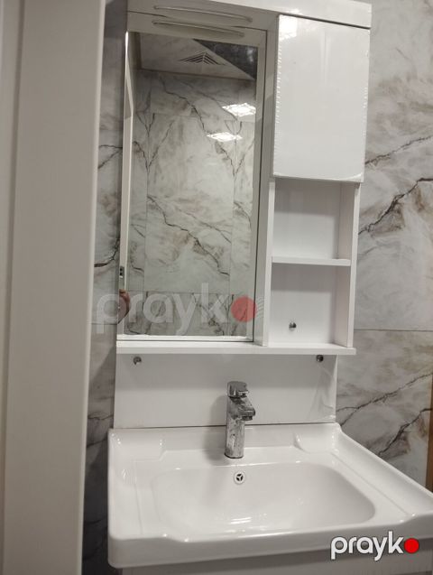 Hamam üçün lavabo dəsti - Material: parlaq ağ rəngdə akril/keramika — Masazır