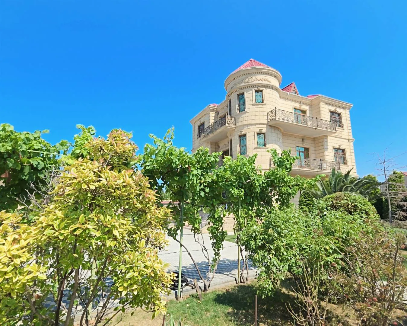 8 otaqlı villa 550 m² - satılır — Bakı